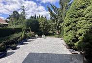 Viel Platz und ein wunderschöner Garten, alles was man benötigt um sich wohl zu fühlen.