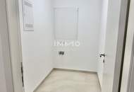 LAXURY: 2 Rooms. Prime Location. Commission-free: Directly at the main train station