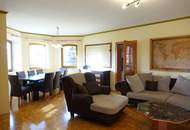 Familienfreundliches Wohnhaus mit Terrasse, schönem ebenen Garten, PV Anlage und Nebengebäude!