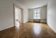 Stilvolles Altbaubüro - oder Praxisfläche mit Balkon in bester Innenstadtlage