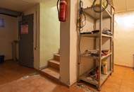 Kapitalanlage mit Potential – 2 Häuser auf Eckgrundstück mit rund 938 m² Grundstücksfläche!