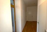 2 Zimmer Altbauwohnung in der Storchengasse + 1 hofseitiger Balkon mit ca. 5,60 m² - nur ca. 3 - 4 Gehminuten zu den U-Bahnen U4 & U6