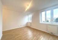 1190! Tolle 4-Zimmer Wohnung mit Balkon und Blick ins Grüne Nähe Rudolfinerhaus ab November 25!