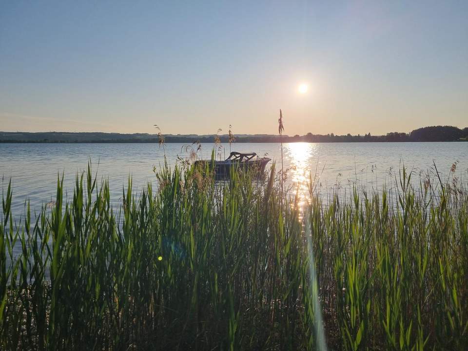 Exklusive Rarität im Salzburger Seenland – 390 m² direkt am Wasser mit Steg