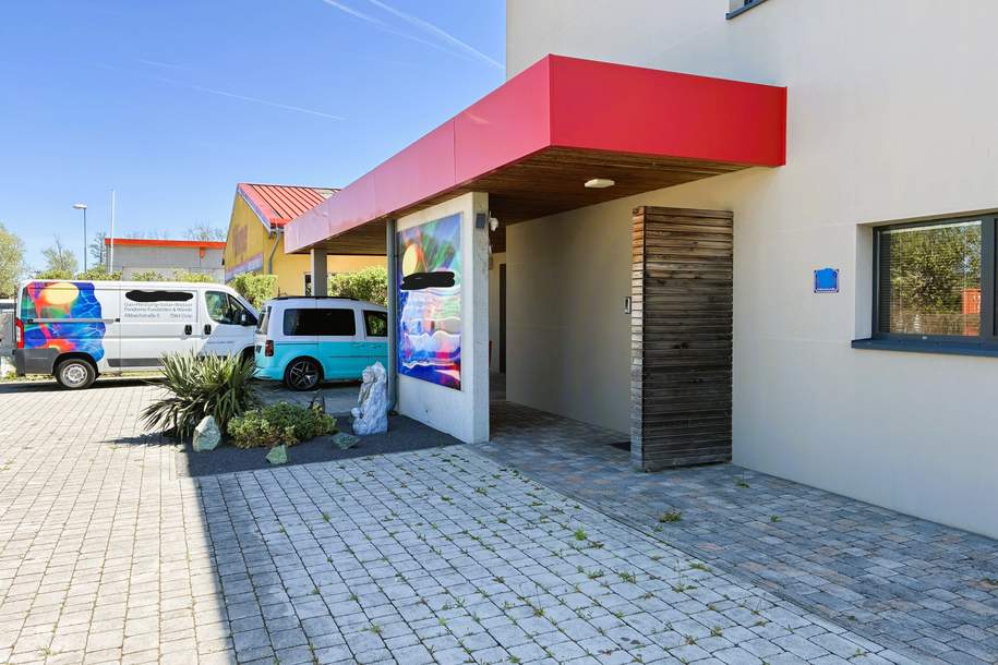 Modernes Bürogebäude mit Wohnnutzung und Pool Nähe Eisenstadt und Rust/See, Gewerbeobjekt-kauf, 567.000,€, 7064 Eisenstadt-Umgebung