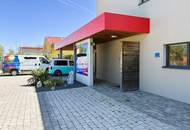 Modernes Bürogebäude mit Wohnnutzung und Pool Nähe Eisenstadt und Rust/See