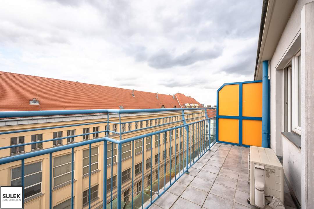 Single-Dachgeschoss-Wohnung mit Terrasse in Bestlage des 9. Bezirks!