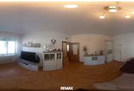 Vielseitiges Einfamilienhaus mit separater Wohneinheit, großzügigen Nebengebäuden &amp; Pool