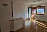 Neu sanierte 3-Zimmer Wohnung mit Küche und Balkon!