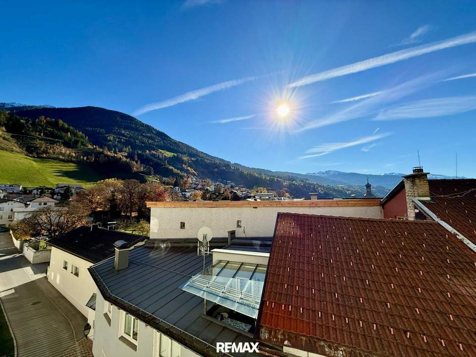 Neuwertige 2-Zimmer-Wohnung mit Tischlerausstattung im Herzen von Schwaz