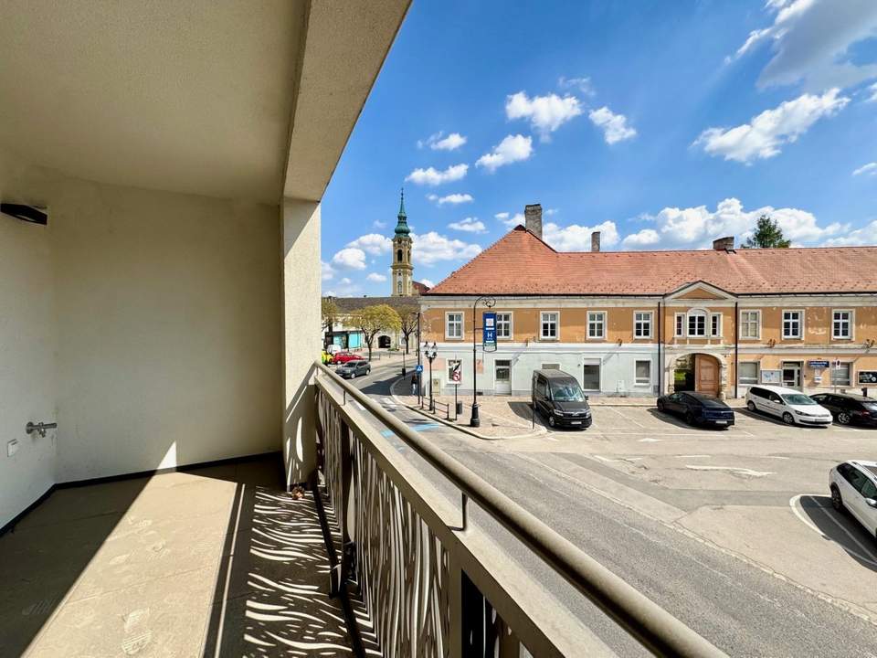 ++ Helle 2-ZIMMER mit SONNIGER LOGGIA ++ NEU