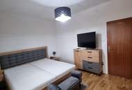 LIEBEVOLLER BUNGALOW MIT GEPFLEGTEM GARTEN IN TRAUMHAFTER RUHELAGE