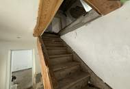 SANIERUNG 2025: Geräumiges Einfamilienhaus mit angeschlossener Kleinlandwirtschaft (Neben- und Stallgebäude) mit ca. 2.700 m² Grund