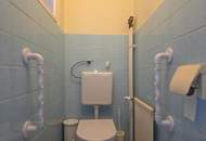 "Haus Emma - mit "Schirm, Charme &amp; Melone"