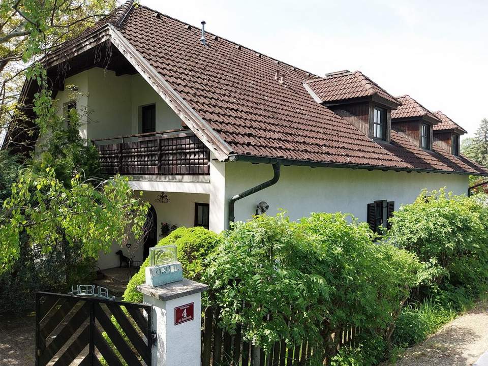 Top Lage mit Schöpfl-Blick, Haus mit Wohnrecht und Mietzahlung - auch für Investoren sehr interessant !