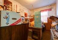Charmantes, renovierungsbedürftiges Zweifamilienhaus in Engelhartstetten mit großen Grund, Stadel und Nebengebäuden
