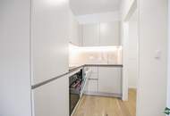 Erstbezug nach Sanierung: Schöne 2 Zimmer-Wohnung mit Loggia und Top-Anbindung