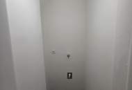 Linz-Bindermichl: Gemütliche 2-Zimmer Wohnung mit Loggia &amp; Parkplatz! Verfügbar ab 01. März 2026!