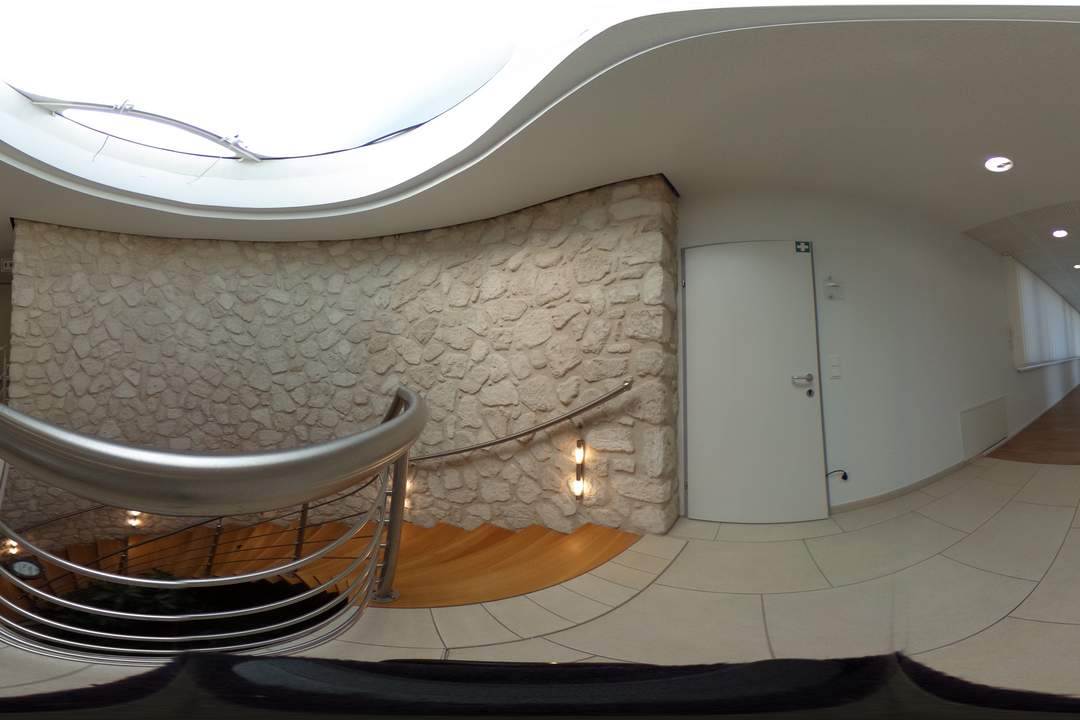 Büro, Praxis, Studio, Atelier repräsentativ, hell, im Zentrum