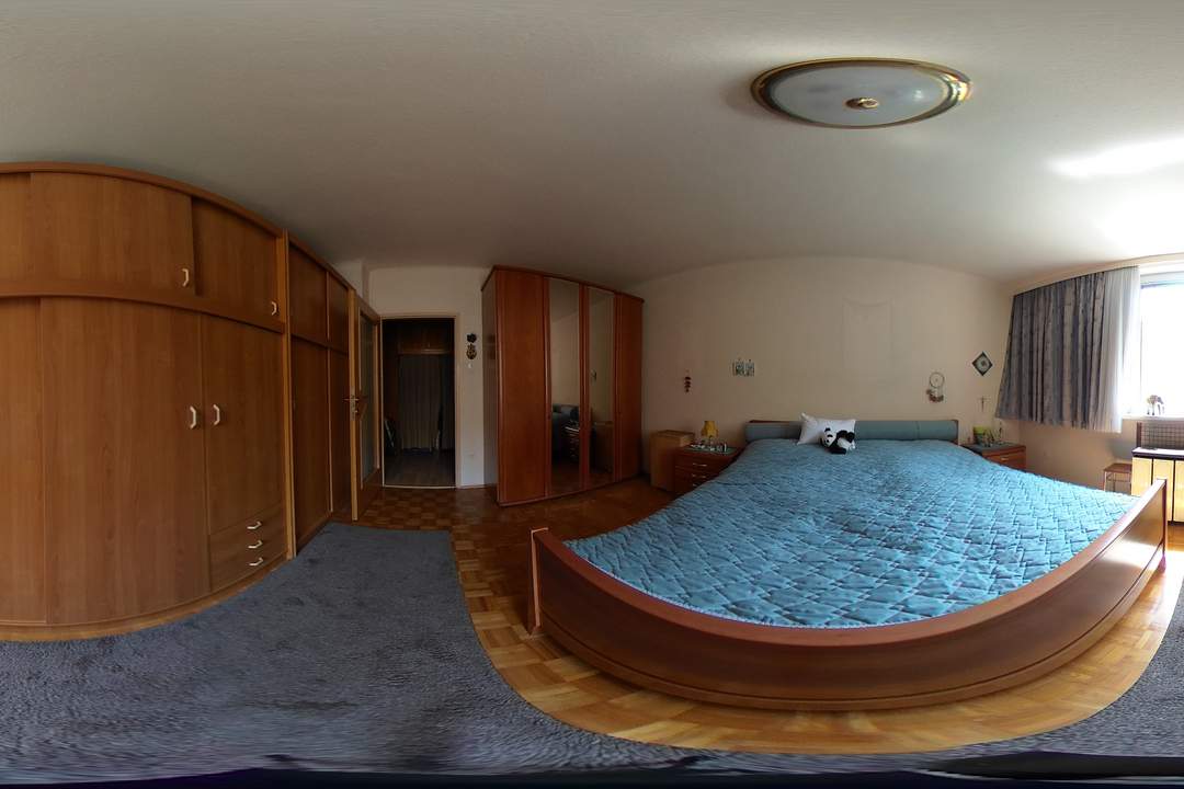 Zentral begehbare 2 bis 3-Zimmer-Wohnung mit zwei Loggien