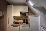 SCHÖNE, ZENTRALE DACHGESCHOSSWOHNUNG MIT SÜDBALKON