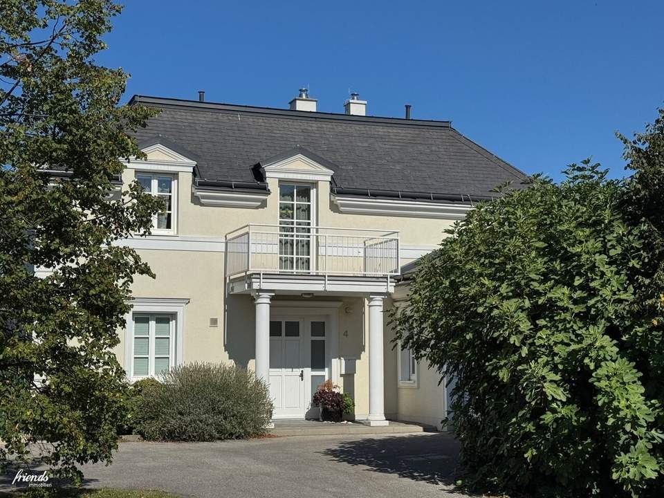 Exklusive Villa mit Terrasse, Balkon und Doppelgarage!