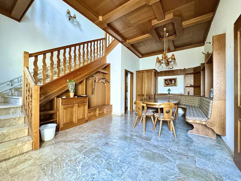 Haus mit ehemaligem Heurigen I GROSSES POTENTIAL I Wohnen + Arbeiten I geräumige Lagerflächen