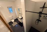 Einfamilienhaus neuwertig große Garage mit Lagerraum, Garten