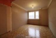 Sanierungsbedürftige 3-Zimmer-Wohnung mit Balkon in zentraler Lage von Favoriten