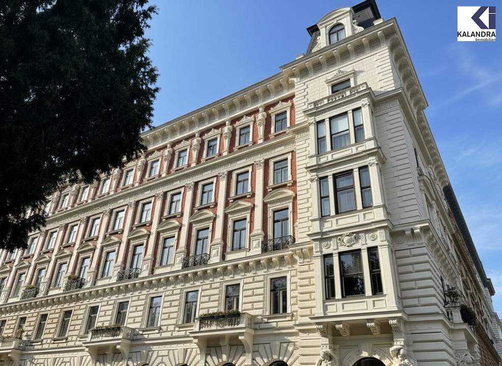 ERSTBEZUG - GENERALRENOVIERTE LUXUS-STILWOHNUNG / FIRST LETTING - FULLY RENOVATED CLASSIC LUXURY APARTMENT