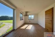 Großes Haus in sonniger und ruhiger Lage mit schönem Fernblick!