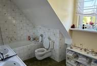 Stilvolles Haus in Bestlage von Wiener Neustadt – Großes Grundstück mit Pool, Altbaumbestand &amp; großer Garage