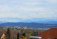 Großer Baugrund mit Blick zu den Bergen