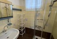 Geräumiges Einfamilienhaus mit Wintergarten und viel Potential