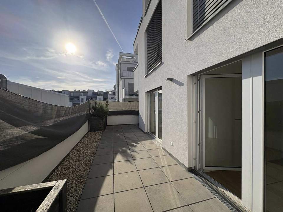 Moderne 3-Zimmer-Wohnung mit 3 Freiflächen in der Koloniestraße!