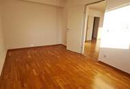 DACHGESCHOSS, sonnige 74 m2 Neubau, Wohnküche, 2 Zimmer, Wannenbad, Parketten, Holbeingasse