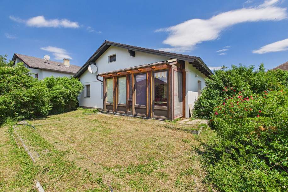 Renovierungsbedürftiger Bungalow mit großem Grundstück, Haus-kauf, 365.000,€, 2440 Bruck an der Leitha