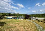 Modernes Wohnen im Grünen: Holzriegel-Einfamilienhaus mit Einliegerwohnung & Traumblick auf 1.800m²