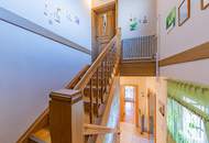 Ihr privates Wohnparadies - Stilvolles Zuhause mit Pool, Balkon, Doppelgarage &amp; 2 Wintergärten!