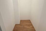 Erstbezug: Helle 3-Zimmer-Wohnung mit Loggia und Top-Anbindung in der Perfektastraße