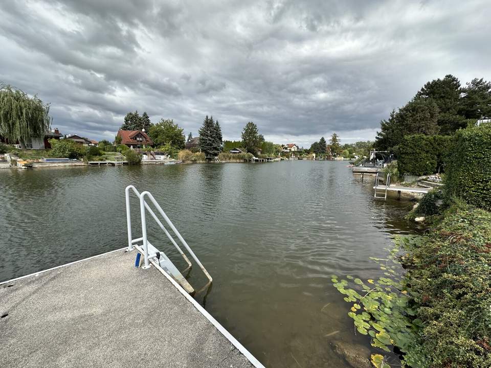 UFERPARZELLE - Ferienhaus am Ladislaus See – Wohnen direkt am Wasser