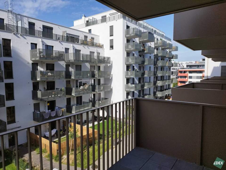 Ab 01.11.: Attraktive 2-Zimmer-Wohnung mit Balkon nahe U1-Station Rennbahnweg