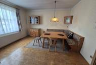 GEPFLEGTES EINFAMILIENHAUS MIT GARAGE UND SCHÖNEM GARTEN