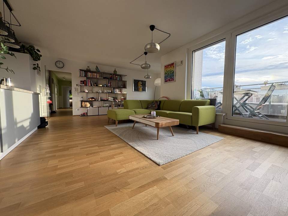 Stilvolle 4-Zimmer-Wohnung mit zwei sonnigen Terrassen & Stadtblick