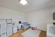 Tolles, räumlich gut eingeteiltes Reihenhaus mit Eigengarten, Dachterrasse und zwei Garagenplätzen.