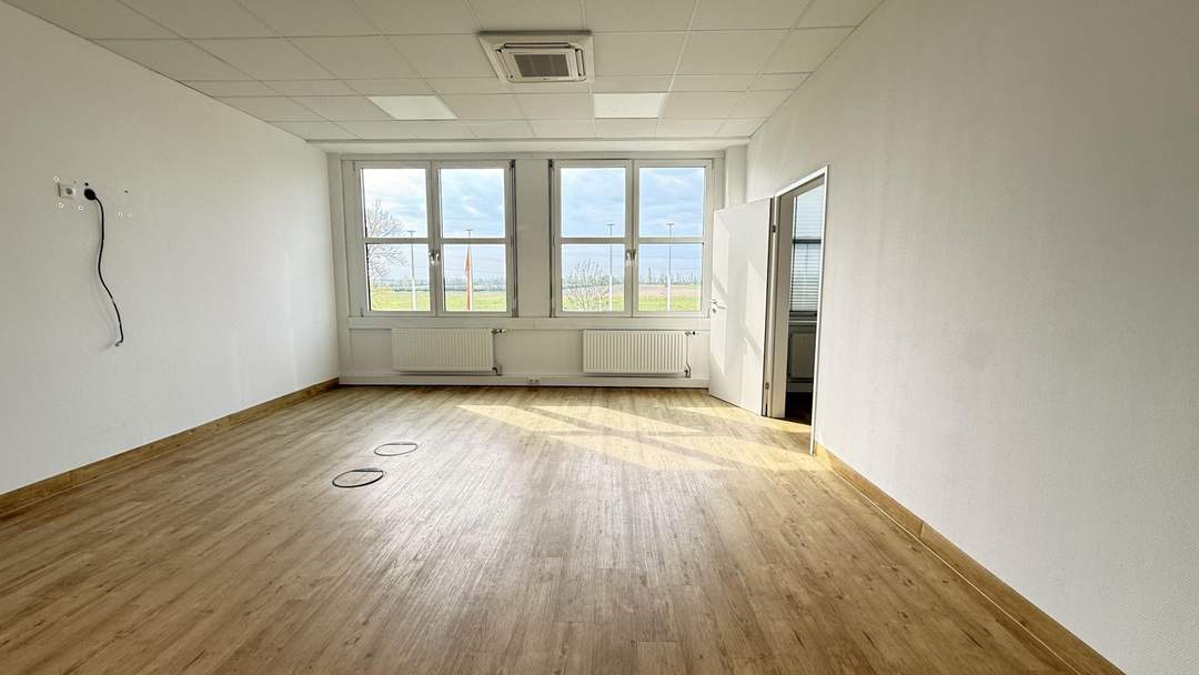 Provisionsfrei: Modernes Büro im Concorde Business Park zu mieten