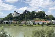Exklusives Baugrundstück an der Donau mit fertigem Einfamilienhaus-Projekt
