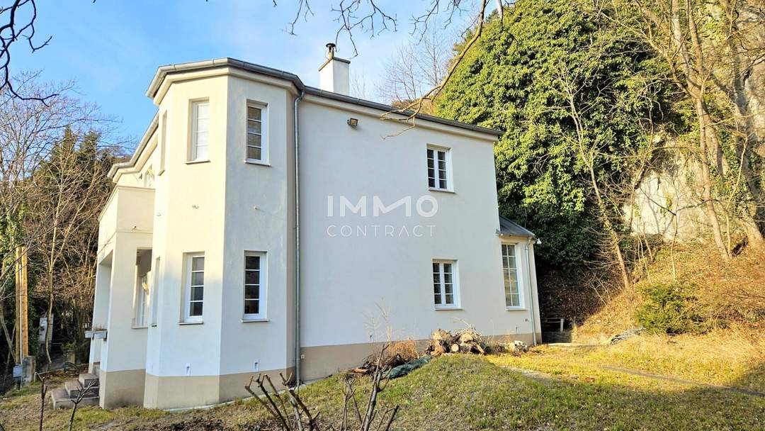 Imposante, historische Villa, generalsaniert auf außergewöhnlichem Grundstück in Baden