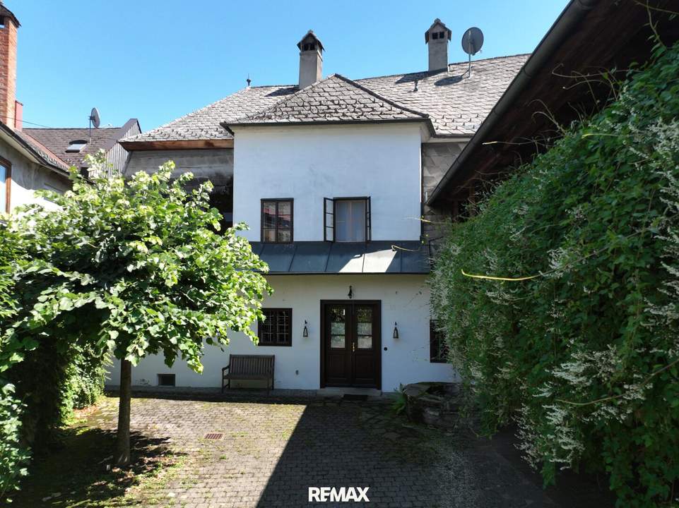 Wohnhaus mit uneinsehbarem großen Garten im Zentrum von Kilb