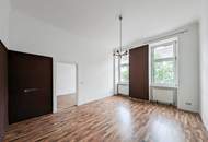 ++Q18++ Renovation-needed 2-room old building flat, lots of potential
